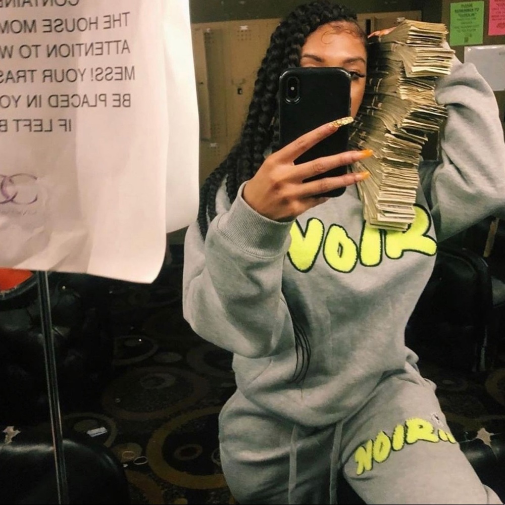 Meet your Posher, Kayana